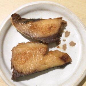 おせち料理に「ぶりの照り焼き」